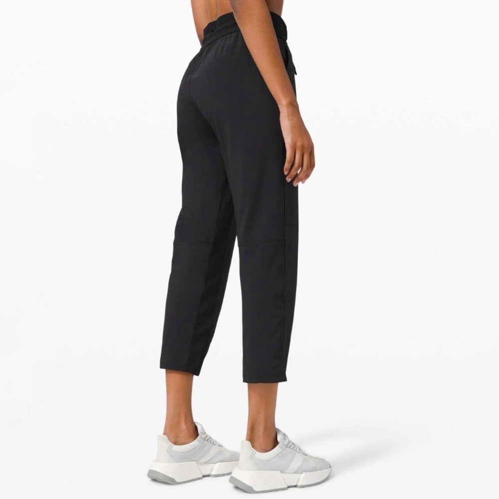 Lululemon |‎ Beyond the Studio Crop Black Size 4